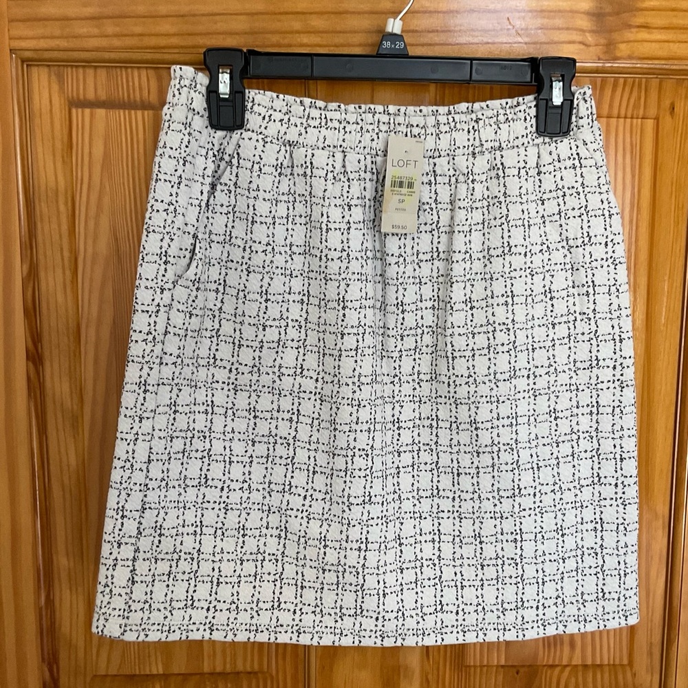 LOFT Cream and Black Patterned Fabric
